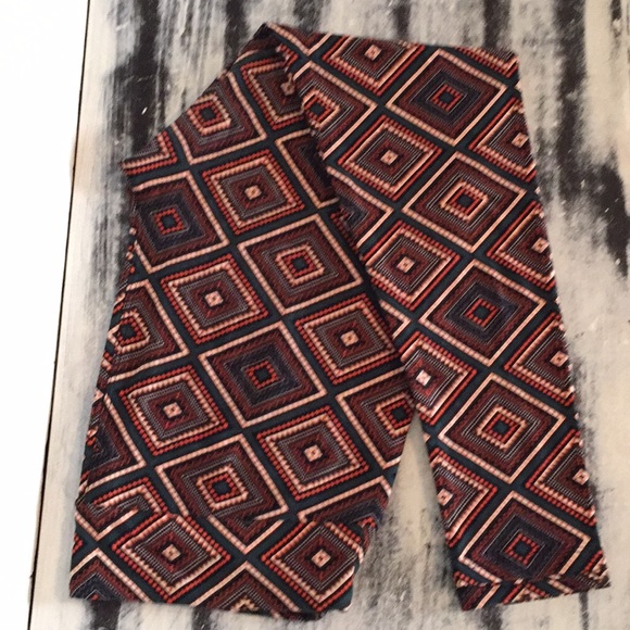 TC LuLaRoe Leggings (EUC) - Picture 2 of 4